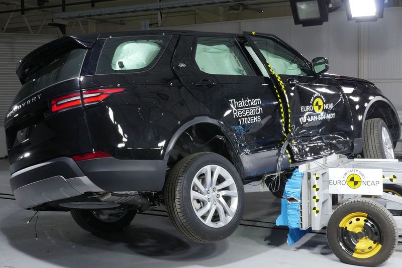 Das Fünf-Sterne-SUV-Trio komplettierte der Land Rover Discovery. (Euro-NCAP)