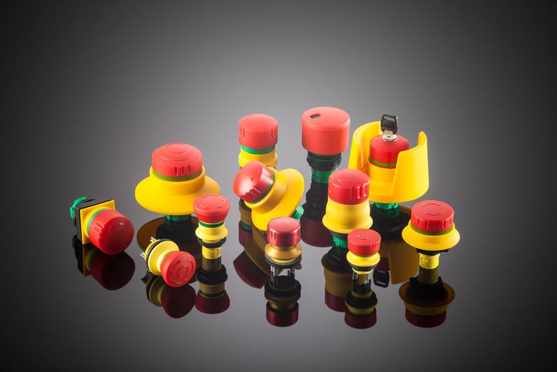 Das Not-Halt Sortiment von Schlegel umfasst eine Vielzahl an Betätigern, die sich in Größe, Form und Einsatzbereich unterscheiden. (Schlegel)