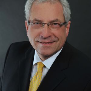 "Fast 82 % der Unternehmen bewerteten ihre grundsätzliche Geschäftslage als eher gut oder sehr gut. Das sind 4 % mehr als im zweiten Quartal 2015 und macht Hoffnung auf den lang ersehnten Wachstumsschub", sagt Reinhard Pätz, Geschäftsführer des VDMA Ost.