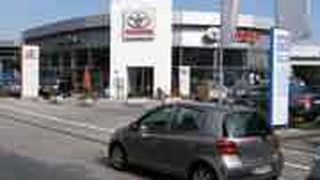 Vor vier Jahren enstand in 
der Landsberger Straße 222 
ein komplett neues Autohaus 
mit kurzen Wegen von den 
Parkplätzen zu den Kunden-
zentren von Toyota und Lexus.  (Foto: Rubbel)
