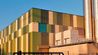 Das Werk in Hagen mit Vorhalle. (Dörken)