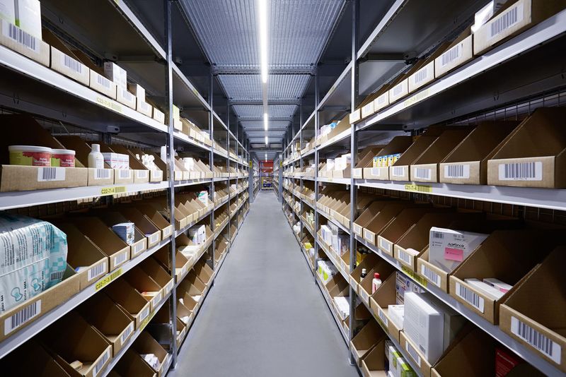 Regalkartons sorgen für Struktur und erleichtern das Entnehmen der Produkte. (Bild: Meta)