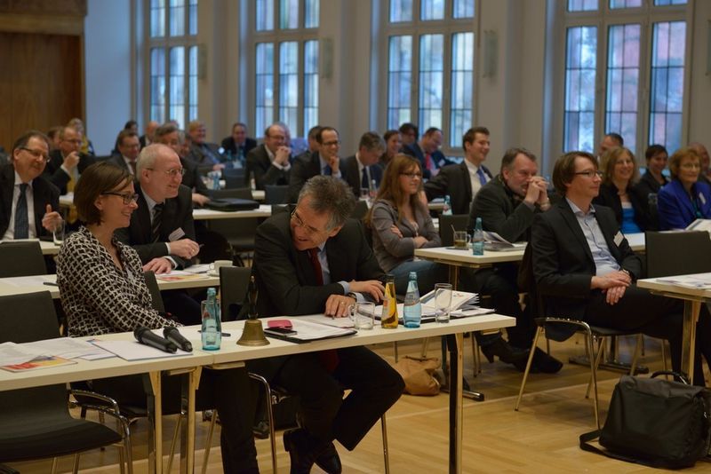 Die Vorträge am Vormittag beschäftigten sich mit Pharmaindustrie 2020, Vermarktung erklärungsbedürftiger Produkte sowie modularen Mikroreaktionssystemen. (Bild: Spectaris)