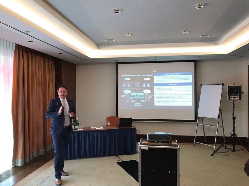 Jörg Karpinski von Huawei präsentierte 5 Thesen zum Huawei-Cloud-Storage.  (Bild: Vogel IT-Medien)