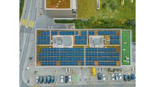 Installation photovoltaïque sur le toit de l'entreprise Eaton au Mont-sur-Lausanne. (Source :Eaton)