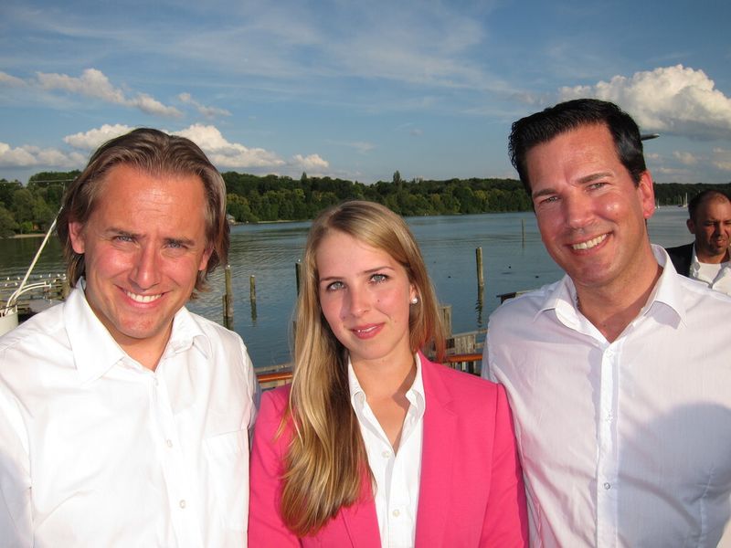 (v. l.) Dietmar Thumm (EMC) mit Annkathrin Olschewski und Markus Schmitz (beide Orchestra) (Orchestra)