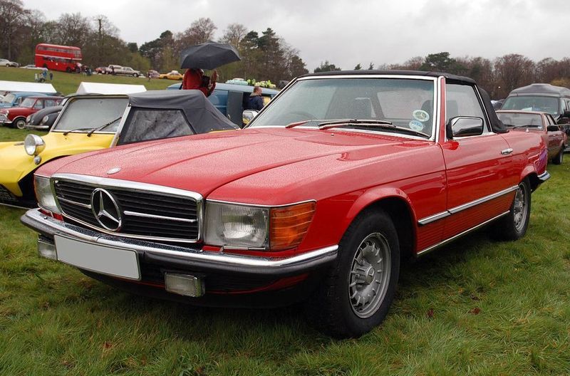 Traumfaktor hat der Mercedes SLR damals wie heute. Er steht auf Platz drei der Oldtimer-Rangliste. (Allen Watkin)
