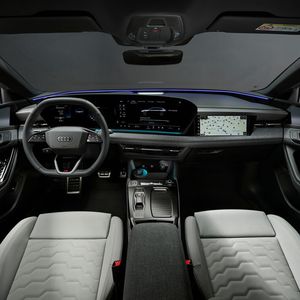Das Cockpit des Audi A6 E-Tron.(Bild:  Audi)