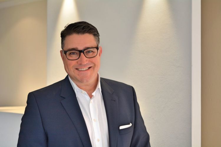 Oliver K. Stöckl ist ab dem 1. April 2019 neuer Geschäftsführer der deutschen Vertriebsgesellschaft von Endress+Hauser. Unsere Bildergalerie „In aller Kürze: Personalmeldungen aus der Prozessindustrie“ zeigt Ihnen kompakt die personellen Veränderungen in den Chefetagen der deutschen Prozess- und Chemieindustrie. Den jeweiligen passenden Beitrag finden Sie hier. (Bild: Endress+Hauser)
