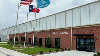 Blick auf das neue Stahl-Service-Center von Thyssenkrupp Materials Services in Texas. Warum das Unternehmen auf Expansion in den USA setzt und was den Kunden nun geboten werden kann, erfahren Sie hier ... (Bild: Thyssenkrupp)