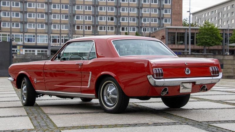Der Mustang ist nicht scheckheftgepflegt. (Bild: Catawiki)