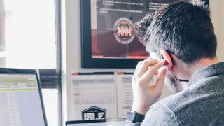 Schatten-IT in Form unautorisierter Anwendungen und Datensammlungen entsteht dort, wo Fachkräfte mit bereitgestellten Tools nicht weiterkommen. (Bild: Power Digital Marketing)