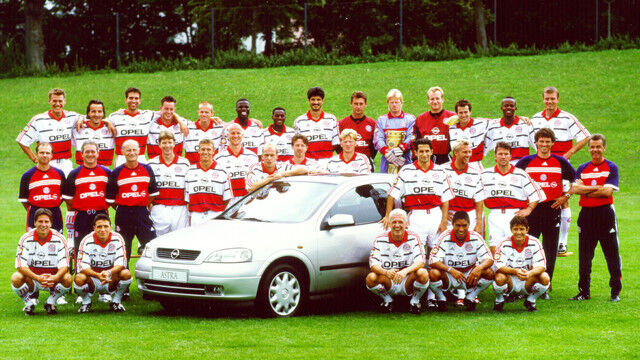 Große Vergangenheit: In den 1990er Jahren war Opel FIFA- und UEFA-Sponsor sowie Partner renommierter Clubs wie FC Bayern München (Foto), AC Mailand, Paris Saint-Germain und IFK Göteborg. Mit dem deutschen Rekordmeister arbeitete Opel zwölf Jahre (1990 bis 2002) zusammen. (Foto: Opel)
