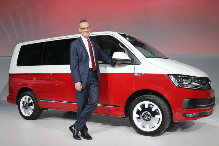 Dr. Eckhard Scholz, Vorstandschef der Marke Volkswagen Nutzfahrzeuge, stellte in Amsterdam das Launch-Modell „Generation Six“ vor. (Foto: VW)