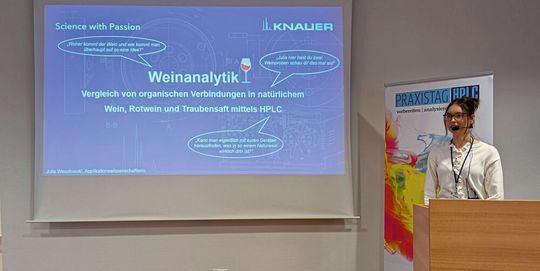 Julia Wesolowski stellte ihre Methodenentwicklung für den Vergleich organischer Verbindungen in natürlichem Wein, Rotwein und Traubensaft vor. (Bild:  VCG – Lüttmann)