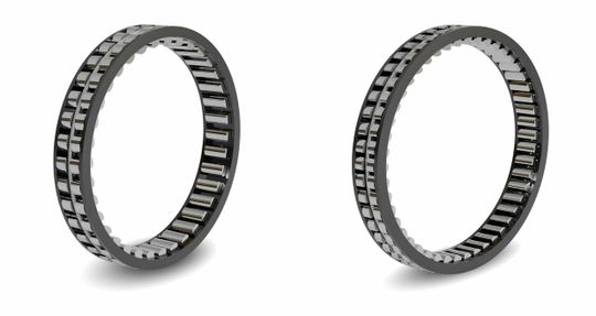 (Während die Käfigfreiläufe vom Typ E (re.) eine hohe Drehmomentkapazität von bis zu 520 Nm aufweisen, wartet der Typ F (li.) mit einer integrierten Drehmomentbegrenzung auf, die den Überlastfall absichert. Bild: Ringspann)