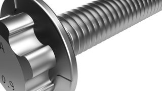 Die gewindefurchende Powertite zeichnet sich gegenüber marktüblichen Vergleichsprodukten durch eine höhere Tragfähigkeit der Schraube aus. Durch einen leicht erhöhten Spannungsquerschnitt, der dem Niveau des normierten Spannungsquerschnittes einer metrischen Schraube entspricht, kann sie so höhere Zugbruchkräfte generieren. (Bild: Arnlod Umformtechnik)