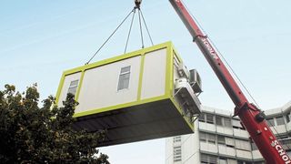 Die mobile Fabrik wird voll ausgestattet zu seinem Bestimmungsort transportiert, dort braucht sie dann nur noch Strom, Wasser und Druckluft.  (Fraunhofer IPA)