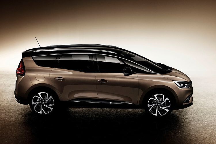 Zum sportlichen Auftritt tragen neben der hohen Fensterkante auch die mächtigen 20-Zoll-Räder bei. (Renault)