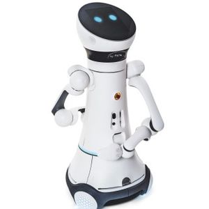 Red Dot Award 2015- Serviceroboter Care-O-bot 4 von Fraunhofer IPA: Roboter für den Servicebereich erfüllen andere Aufgaben als solche, die in der Industrie eingesetzt werden. Als Dienstleister des Menschen müssen Serviceroboter humane Handlungsabläufe abbilden, denn nur so können wir sie akzeptieren. Der Care-O-bot 4 verkörpert einen spannenden neuen Archetyp eines derartigen Serviceroboters, da er auf besondere Weise menschlich anmutet. Fließend und elegant bewegt er sich durch den Raum. Weil er über Eigenschaften wie eine ausgefeilte Mimik und Gestik verfügt, weckt er dabei die Emotionen aller Beteiligten. Dieser Roboter kann zudem autonom navigieren, Hindernisse selbst erkennen und auch gesuchte Objekte selbständig ergreifen. Für den Nutzer ausgesprochen fesselnd ist die Art der Interaktion mit dem Care-O-bot 4. Sie geschieht mittels Spracherkennung oder über ein klar gestaltetes Interface auf seinem Kopf, wobei dies nahezu spielerisch erscheint. Das Gestaltungskonzept ist modular ausgerichtet und ermöglicht einen individuellen Aufbau für unterschiedliche Aufgaben. Dieser Roboter ist deshalb vielseitig einsetzbar und es erschließen sich neue Bereiche der Anwendung. In einer beeindruckenden Symbiose aus Forschung, Engineering und Design entstand so ein Serviceroboter, dessen intelligentes Interface sich mit einer auch haptisch ansprechenden Designqualität verbindet – die Interaktion mit ihm wird zu einem kognitiv-sinnlichen Erlebnis, das positive Gefühle weckt. (Bild:  Red Dot)