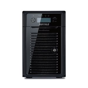 Buffalo setzt beim WSH5610DNS6 ein Hardware-RAID für die sechs Festplatten mit bis zu 48 TB Gesamtkapazität ein. Das Betriebssystem WSS 2016 sitzt auf einer zusätzlichen SSD. 