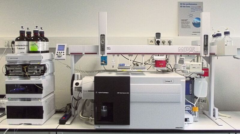 Fig.3: Instrument setup used for the automated determination of pyrrolizidine alkaloids: Gerstel Multi-Purpose-Sampler (MPS) configured for automated SPE in combination with an LC-MS/MS system from Agilent Technologies (1290 HPLC and 6495 Triple Quadrupole LC/MS). (Gerstel)