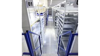 Die umfangreiche Nummerierung an den Regalen sorgt für eine schnelle Orientierung und hilft beim Finden des Lagerplatzes. (Bild: Meta)