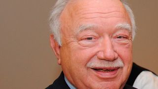 Er gilt als der Motor der Vereinigung des Deutschen Kfz-Gewerbes: In Bernhard Ennings  Amtszeit als ZDK-Präsident fiel die deutsche Wiedervereinigung. Nun starb der ZDK-Ehrenpräsident im Alter von 84 Jahren.  (Bild: VCG)