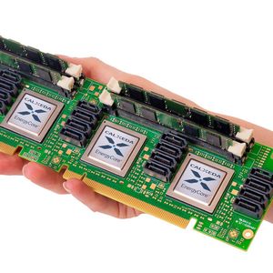 Abbildung 1: Die Einsteckkarte "Energy Card" von Calxeda mit vier Knoten