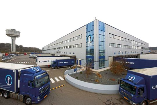 Über Sensoren können auch Informationen zu Umwelteinflüssen während des Transports abgerufen werden.(Bild:  Kühne + Nagel)