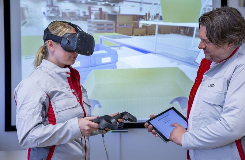 In der Verpackungslogistik trainieren Audi-Mitarbeiter bereits seit mehreren Jahren mit VR. (Audi)