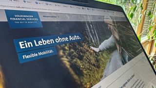 Die Volkswagen-Finanzsparte schafft für Kunden ab Herbst zusammen mit dem Autovermieter Europcar eine neue Mobilitätsplattform. (Bild: Achter – VCG)