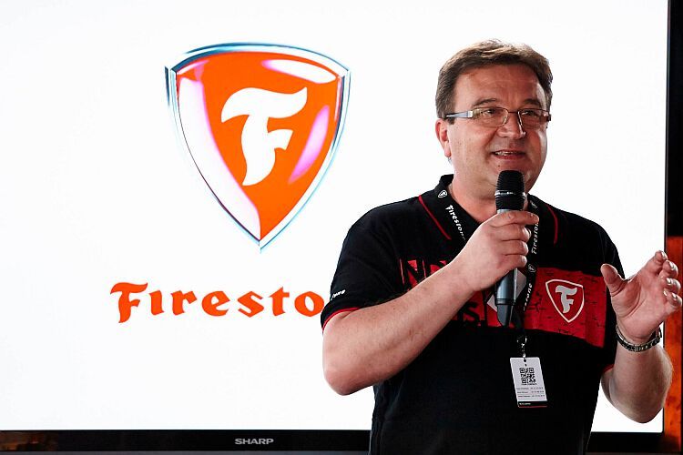 Peter Gulow, Leiter Pkw-Reifen bei Bridgestone, stellte in Hamburg den neuen Firestone Multiseason vor. (Foto: Bridgestone)