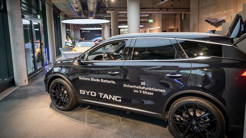 Nach dem Vorbild des Stuttgarter Stores will BYD mit seinen Vertriebspartnern weitere Standorte in großen deutschen Städten eröffnen. (Bild: Dominik Eder)