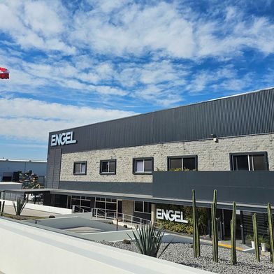 Der neue Engel Produktionsstandort in Querétaro, Mexiko, ist klar darauf ausgelegt, die regionalen Fertigungskapazitäten deutlich zu erhöhen. (Bild: Engel)