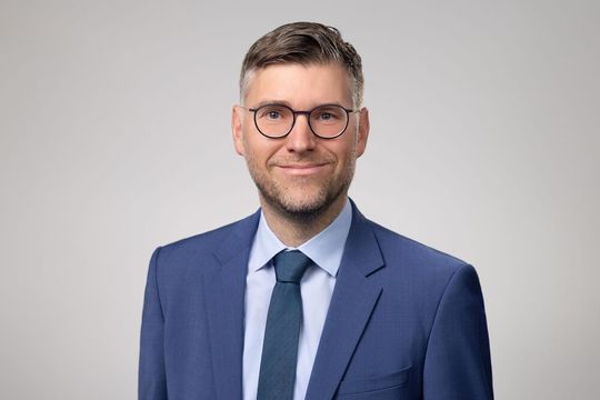 Der VDMA-Chefvolkswirt Dr. Johannes Gernandt und sein Team haben sich die Entwicklungen des Maschinen- und Anlagenbaus bis einschließlich August angeschaut. Dabei ist folgendes zu berichten ...(Bild:  Sarah Kastner Fotografie)