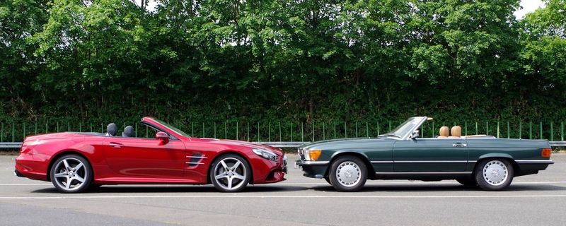 Mercedes SL: unerreichbarer Supersportler, leichter Roadster, Allround-Gran Turismo mit Frischluftfaktor. Wir haben verglichen: 500 SL der Baureihe R107 und aktueller SL 500.(Bild:  Patrick Broich/SP-X)