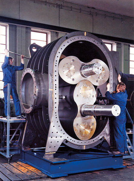 Die größten Drehkolbengebläse der Welt (84.000 m³/h Fördervolumen) werden 1978 für die Stahlindustrie gebaut.  (Bild: Aerzener Maschinenfabrik)