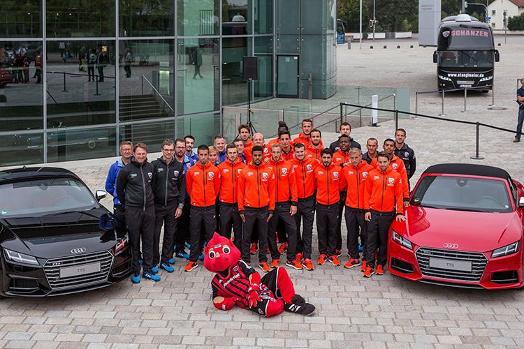 Audi engagiert sich stark beim heimischen Fußballclub FC Ingolstadt. (Audi)
