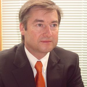 Reinhard Gruber ist Vertriebsleiter der Automotivesparte der Alpirsbacher Hetal-Werke. 