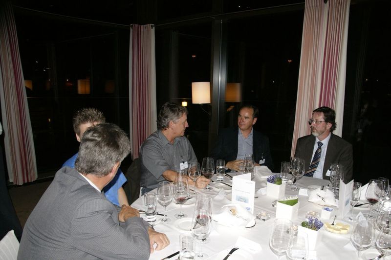 In gemütlicher Atmosphäre versammelten sich eingeladene Teilnehmer und Partner zur Auftaktveranstaltung, dem Networking-Dinner der AutomotiveCom am 11. September 2012. (IT-BUSINESS Akademie)