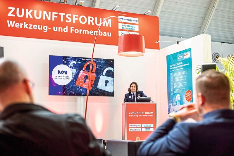 The future topics in the industry were discussed during a large number of well-attended forums and special shows. (Messe Stuttgart)