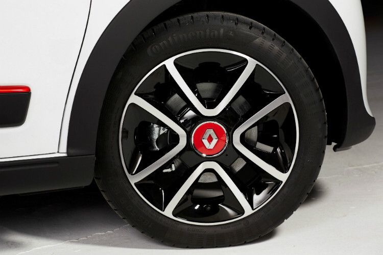 Mit 15-Zoll-Leichtmetallfelgen soll die Topausstattung Luxe punkten. (Foto: Renault)