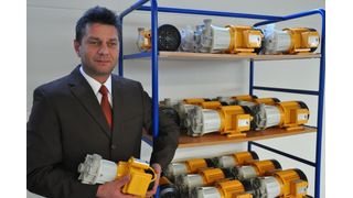 Bereits heute kann Klaus Nees, Leiter Verkauf und Produktion bei Schmitt-Kreiselpumpen (im Bild), seinen Kunden IE3-Motoren für die Pumpen anbieten. (Archiv: Vogel Business Media)