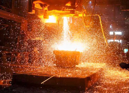 Die Stahlbranche gehört zu den energieintensiven Industriesektoren. Doch nicht nur ihr drücken die hohen Energiepreise aufs Gemüt. Viele deutsche Betriebe reagieren bereits mit der Drosselung der Produktion, oder gar mit einem Stopp. Hier eine aktuelle Analyse dazu.(Bild:  P. Lichtleitner)