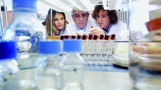 Labormitarbeiter und Laborleiter können die Analytica zur Fortbildung nutzen. (Archiv: Vogel Business Media)