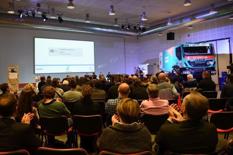 Die Partner gaben die Kooperation in den Räumen der Iveco-Muttergesellschaft CNH Industrial in Turin bekannt. (Foto: Iveco)