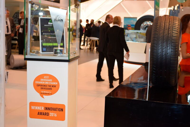 Der Bridgestone Driveguard gewann den Innovation Award 2016 in der Kategorie „Service & Produkte“. (Ottmar Holz)