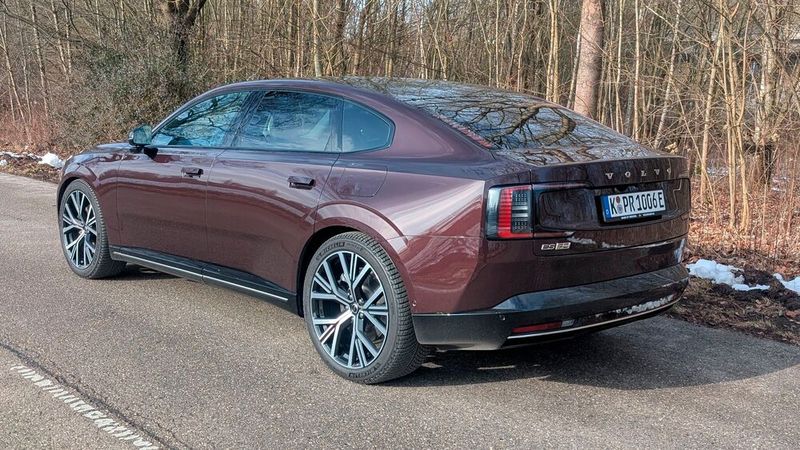 Auffällig ist das steile Heck. (Bild: Mauritz – VCG)