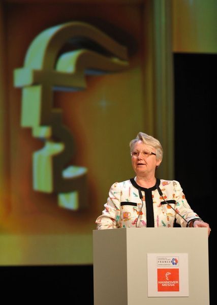 Prof. Dr. Annette Schavan, Bundesministerin für Bildung und Forschung: „Die Krautzberger GmbH ist das beste Beispiel für einen mittelständischen Technologie-Treiber.“ Bild: Deutsche Messe (Archiv: Vogel Business Media)